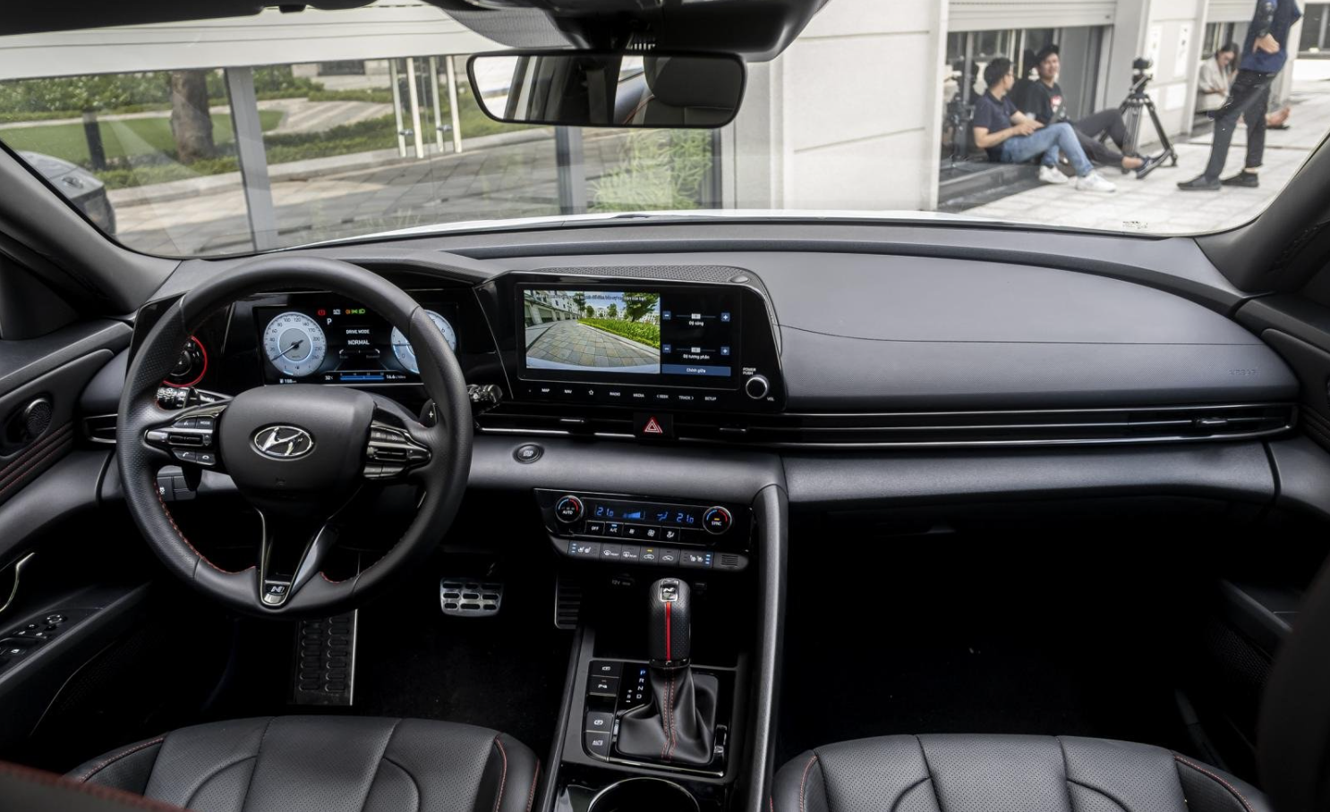 Hyundai Elantra 2023 Nội thất tinh tế, sang trọng