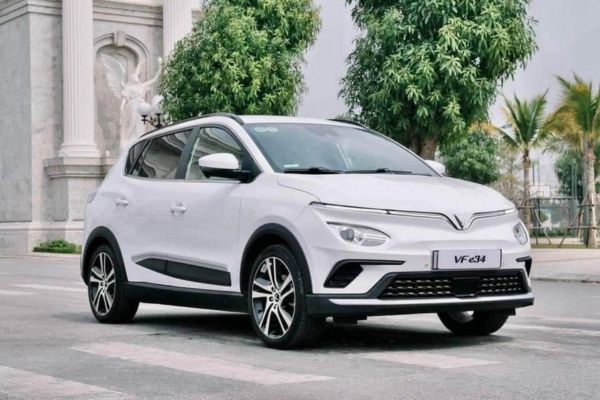 X&aacute;c nhận lại xe &ocirc; t&ocirc; điện c&oacute; cần bằng l&aacute;i kh&ocirc;ng?